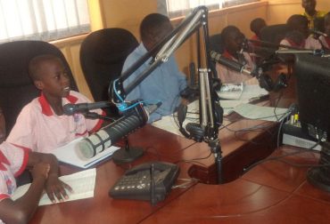 Children-discussing-Roles-and-Responsibilities-of-children-and-parents-on-BABA-FM-in-Jinja-District---Easttern-Uganda